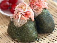 簡単やみつき♡枝豆とカニカマの塩おにぎり