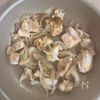味濃い系◎【鶏もも肉と玉ねぎのごま味噌にんにく炒め】の工程2