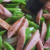 レンジで！新玉ねぎとスナップエンドウと魚ニソのバター醤油蒸しの工程2