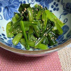 ゆっこの作ってみた!投稿(栄養満点！レンジで作る【小松菜ナムル】)
