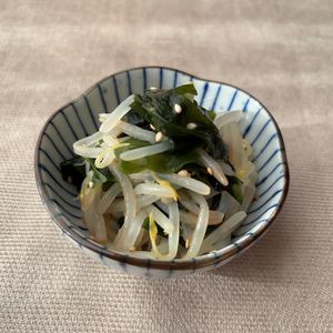 mi♡の作ってみた!投稿(300万再生【もやしとワカメのやみつきナムル】)