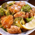 行列の定食屋さんの✨鶏とブロッコリーのガリバタレモン炒め🤩