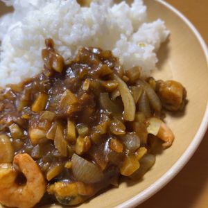 さっちゃんの作ってみた!投稿(簡単【シーフードカレー】旨味たっぷり！)