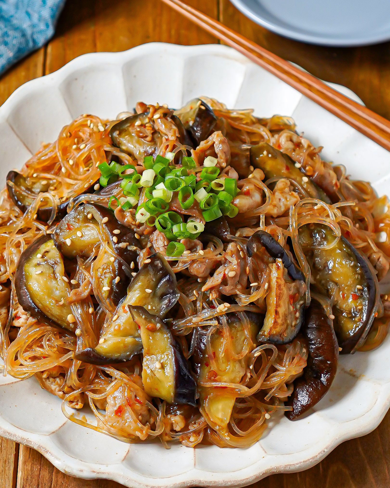 茄子嫌いも食べる！茄子と豚こまのワンパンチャプチェ】 | レシピ