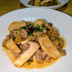 joe sanの作ってみた!投稿(ご飯にのせても美味しい「牛肉とエリンギのすき炒め」)