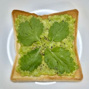 キャピタンの作ってみた!投稿(エスニックがたまらない♡アボカドパクチートースト)