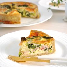 簡単サクサク生地deデリ風♡菜の花&新じゃがの厚焼きキッシュ