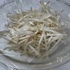 水っぽくならない もやしとちくわのカレー醤油マヨの工程1