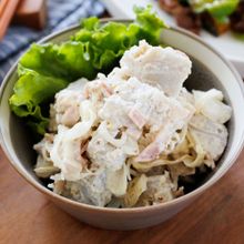 『里芋と玉ねぎのマヨポテサラダ』レンジで手軽♪ねっとり美味♡