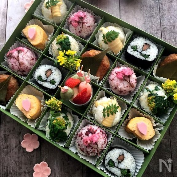 どれから食べるか迷っちゃう♪お花見弁当