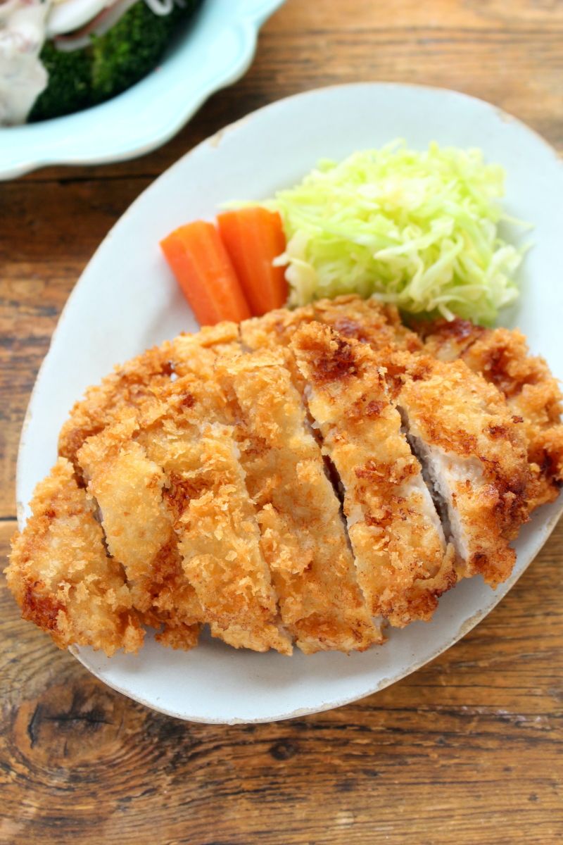 さっぱり揚げたて！卵なしでサクサク豚カツ | レシピサイトNadia