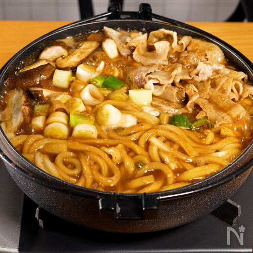 【子供も大好き!】アツアツで食べたい!味噌煮込み肉うどん
