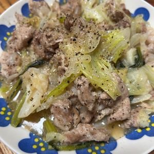 ゆくゆくの作ってみた!投稿(豚こまキャベツの塩だれ蒸し【#包丁不要 #放置でOK】)