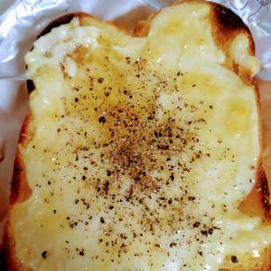 ゆみの作ってみた!投稿(ハマる！やみつき絶品【はちみつチーズトースト】)