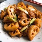 ボリュームおかず＊鶏肉とれんこんの黒酢炒め