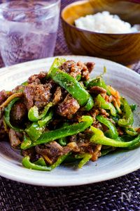 味が決まる白飯必須おかず【牛肉とピーマンの味噌炒め】