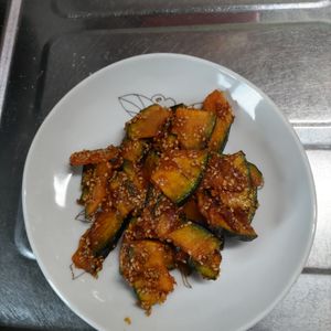 KUMIKOの作ってみた!投稿(箸が止まらない♩【かぼちゃの甘辛胡麻炒め】)