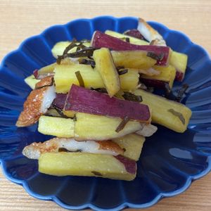 Tsuneaki Okadaの作ってみた!投稿(【材料３つ💛】さつまいもとちくわの塩昆布バターきんぴら)