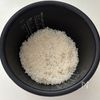 放置で完成！じゃことピーマンとカニカマの炊き込みごはん♩簡単の工程1