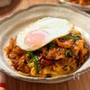 スタミナ満足♩【豚キムチ焼きうどん】