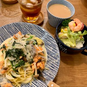 1315439の作ってみた!投稿(【鮭ときのこのクリームパスタ】おうちで簡単カフェごはん♪)