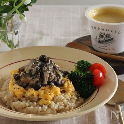 アレンジ自在！きのこのガリバター醤油ソテー