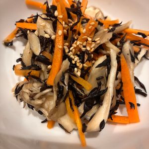 イトマルの作ってみた!投稿(レンジで5分！【ひじきとまいたけの旨煮】絶品甘辛副菜♩)