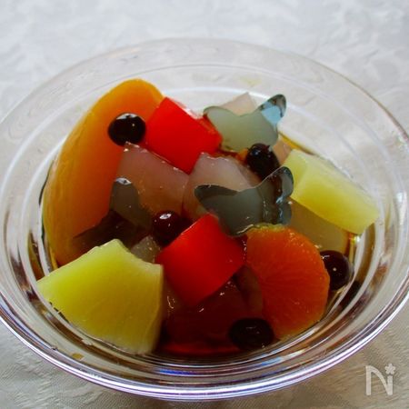 青い蝶舞う 手作り葛餅 フルーツみつ豆の黒蜜がけ By 小寺 洋子 レシピサイト Nadia ナディア プロの料理家のおいしいレシピ