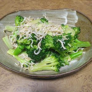ももの作ってみた!投稿(【ブロッコリーのじゃこチーズ炒め】ワンパンお弁当おかず♪)