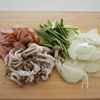 鍋ひとつで完結！重ね煮で作る【まろやかナポリタン】の工程1