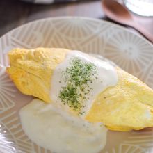 濃厚!オムライスのホワイトソースがけ