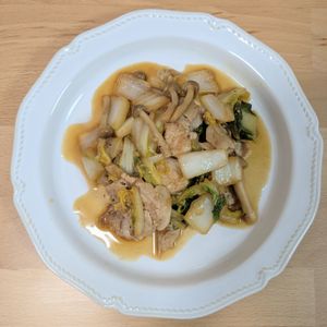 ゆいの作ってみた!投稿(【豚バラキャベツのガリバタ醤油炒め】ご飯泥棒な時短おかず♬)
