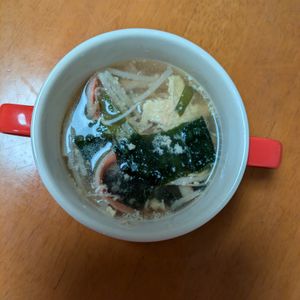 ゆきまる🐬🫧の作ってみた!投稿(【もやしのかにたまわかめスープ】5分で即完成！煮るだけ♡)
