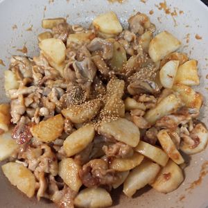 鶏皮坊主の作ってみた!投稿(簡単10分！シャキほく♡【豚肉と長芋のごま味噌炒め】)