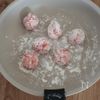 ワンパン15分♪ガリバタ醤油の豚こまチーズボールの工程2