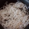 【しらたきとちくわのきんぴら】5分で完成!簡単作り置きおかずの工程2