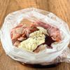もんで焼くだけ◎下味冷凍にも♪【オイマヨチキン】の工程1