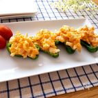 おいしーおつまみサラダ♡ピーマンカップのえびたまサラダ