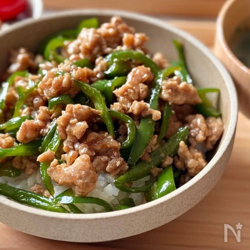 10分で簡単!挽肉で時短【チンジャオロース丼】
