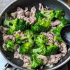 【ブロッコリーと豚肉のごちそう中華炒め】10分で完成✨の工程3