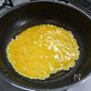 醤油味で食べる絶品　蟹チャーハンの工程2