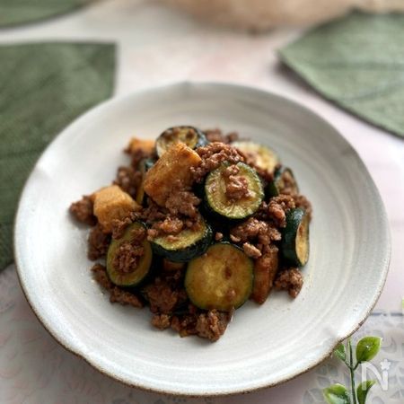 ささっと作れる 冷凍ズッキーニと厚揚げのそぼろ炒め By 曽布川優子 レシピサイト Nadia ナディア プロの料理家のおいしいレシピ