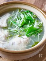 さっぱり！手羽元とと水菜の塩レモン鍋