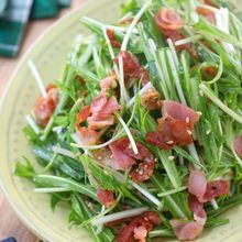 焼肉屋さん風！【水菜とベーコンのやみつきサラダ】
