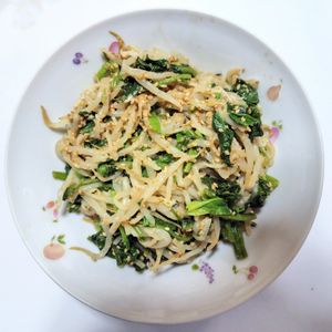 ふうかの作ってみた!投稿(もやしとほうれん草の《旨ダレ♡ごまサラダ》)