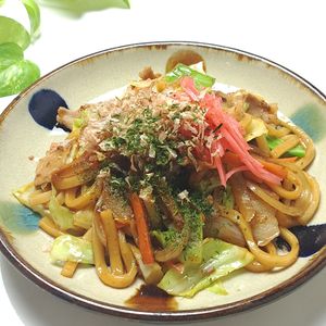 とのちゃまの作ってみた!投稿(【香ばし焼きうどん】ソースがしっかり絡んで絶品！)
