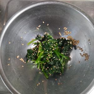 KUMIKOの作ってみた!投稿(味付け1つ＜ほうれん草の胡麻和え＞シンプルが美味しい🤤)