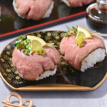 【ローストビーフの洋風手まり寿司】手間なし豪華♪至福の一口