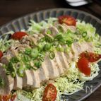 レンジ調理で簡単♪しっとり柔らかな鶏むね肉のめんつゆマヨ蒸し