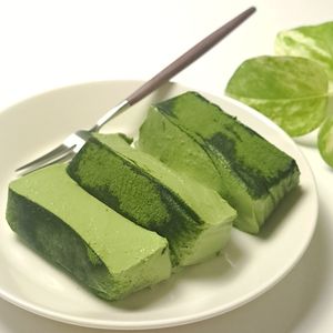とのちゃまの作ってみた!投稿(混ぜて冷やすだけ!濃厚抹茶ムースケーキ)